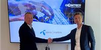 Hans Eirik Onarheim, CEO at Globetech, and Lars Erik Lunøe, CEO Telenor Maritime (Photo: Telenor Maritime)