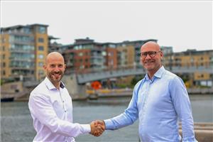 Peter Morsbach,CEO Hoglund and Rune Braastad,President ABBs Marine and Ports division – Image credit ABB