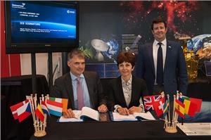 From left: Michele Franci, Chief Technology Officer, Inmarsat; Magali Vaissiere, ESA’s Director of Telecommunications; and Integrated Applications and (standing) Chris Castelli, Director for Programmes at the UK Space Agency (Photo: Max Alexander / UK Space Agency)